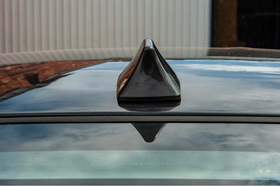 Shark Fin Antenna (black, ABS) Photo 16