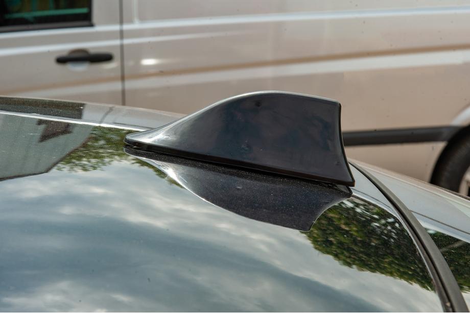 Shark Fin Antenna (black, ABS) Photo 2