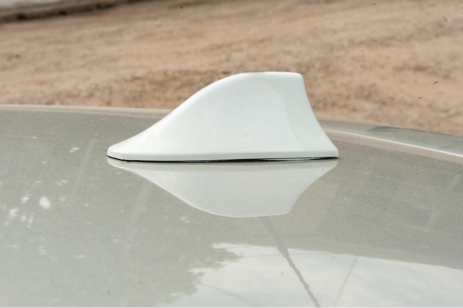Shark Fin Antenna (white, ABS) Photo 2