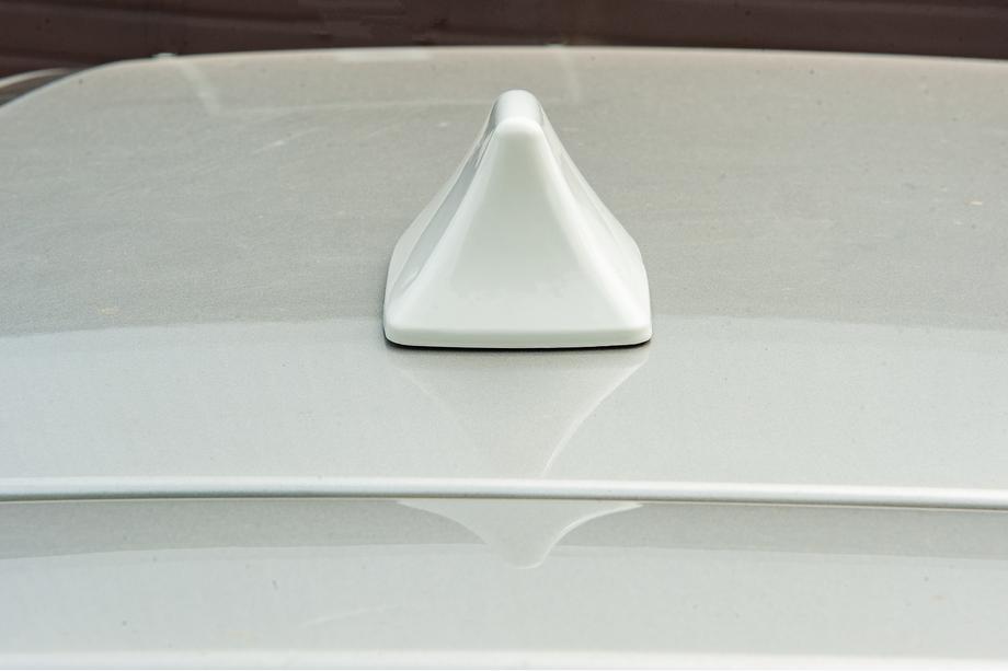 Shark Fin Antenna (white, ABS) Photo 3