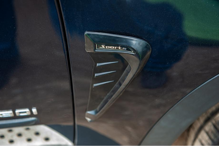 Universal Vent Fender Trim Type-C (Dummy, 2 pcs, Rubber) Photo 2