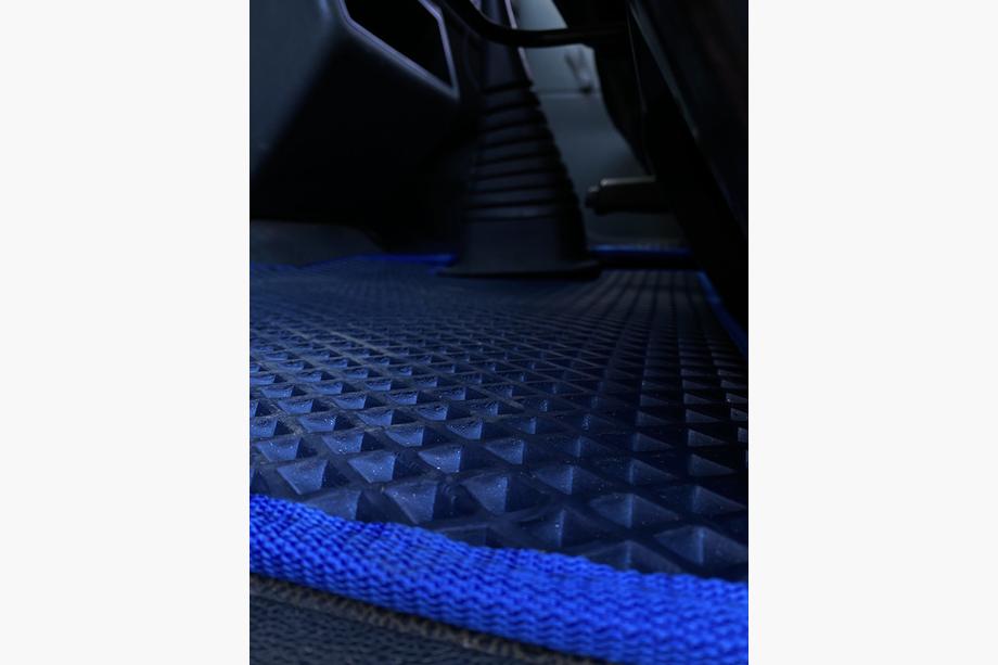 Volkswagen T4 Transporter 1990-2003 EVA Floor Mats (Blue) Photo 9