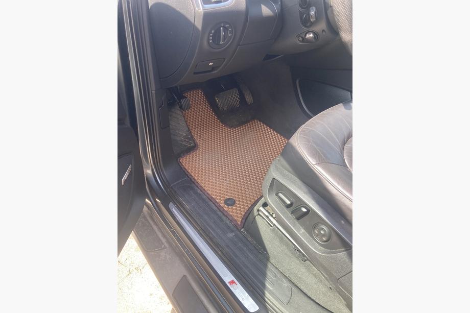 Audi Q7 2005-2015 EVA Floor Mats (brick red) 2 Rows (5 Mats) Image