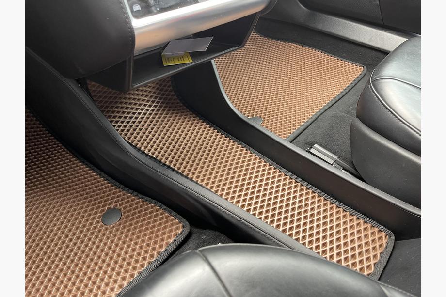 Tesla Model S 2012– EVA Floor Mats (2012-2021, brick) Image