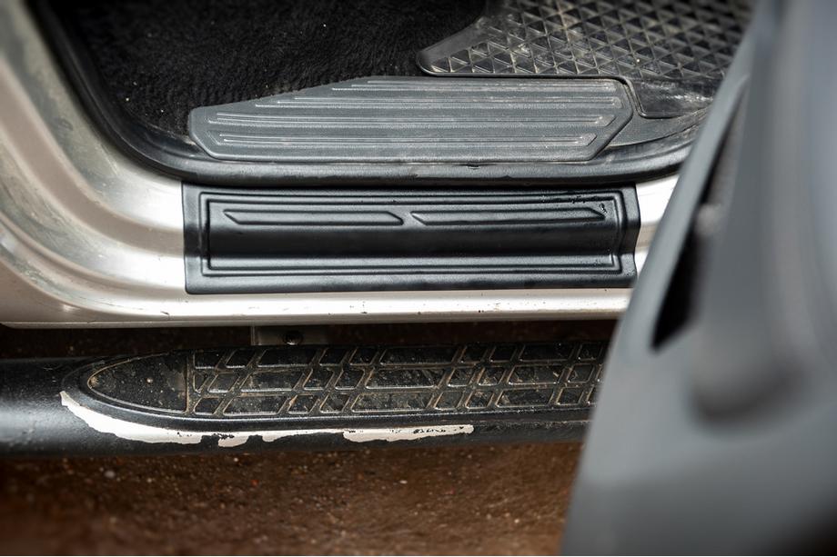 Volkswagen Amarok 2010-2022 Door Sill Covers EuroCap (4 pcs, ABS) Photo 4