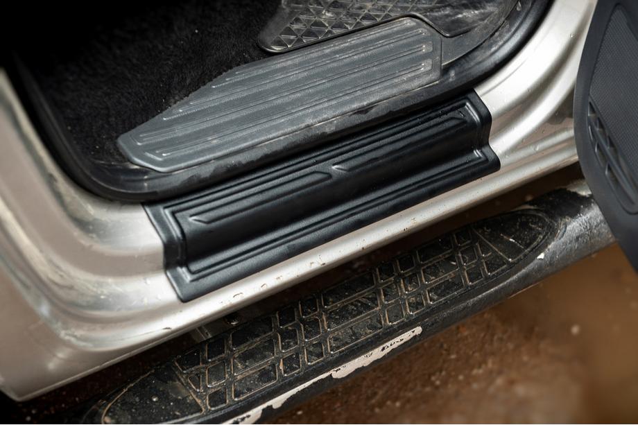 Volkswagen Amarok 2010-2022 Door Sill Covers EuroCap (4 pcs, ABS) Photo 3