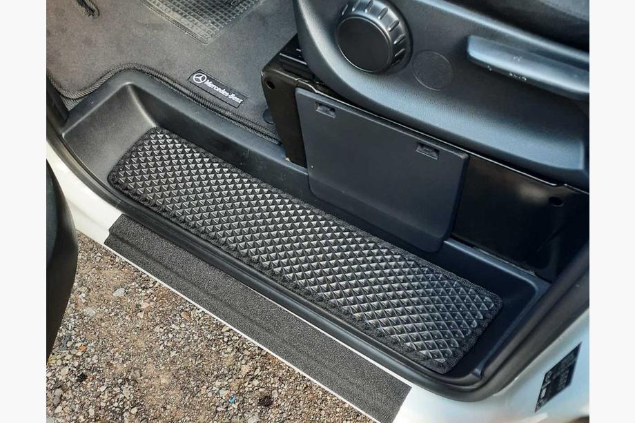 Mercedes Vito/V-class W447 2014- EVA Door Sill Mats (3 pcs, black) Image