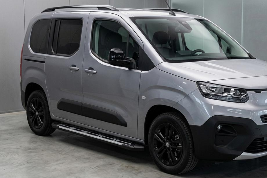 Toyota Proace City 2016- Side Steps Sunrise (2 pcs, Aluminum) Short Wheelbase Image