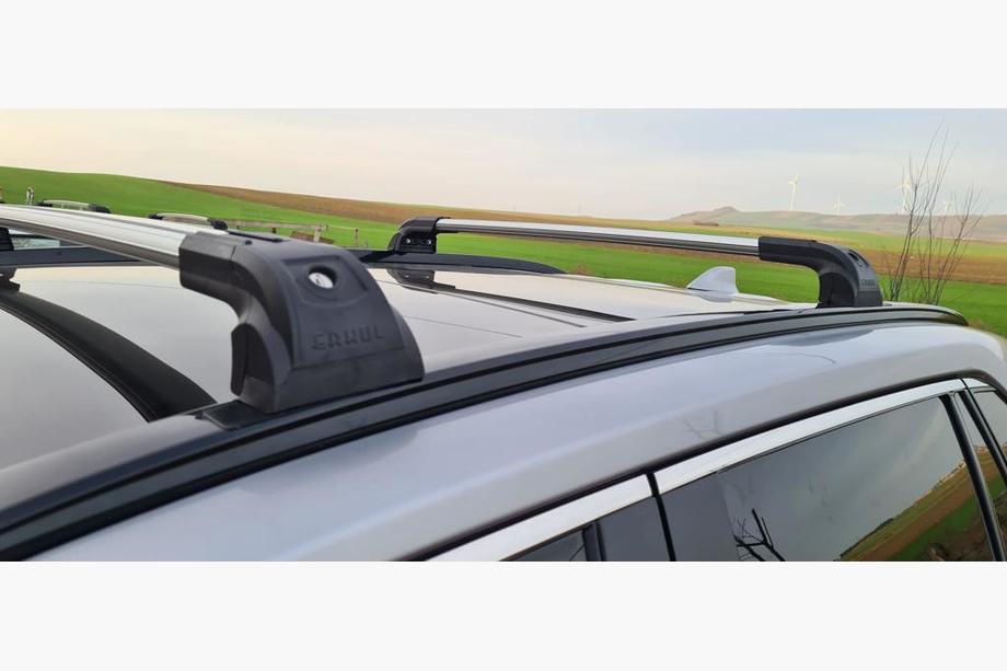 Toyota Rav 4 2019–2025 Roof rack for integrated roof rails Strong (2 pcs) Black Image