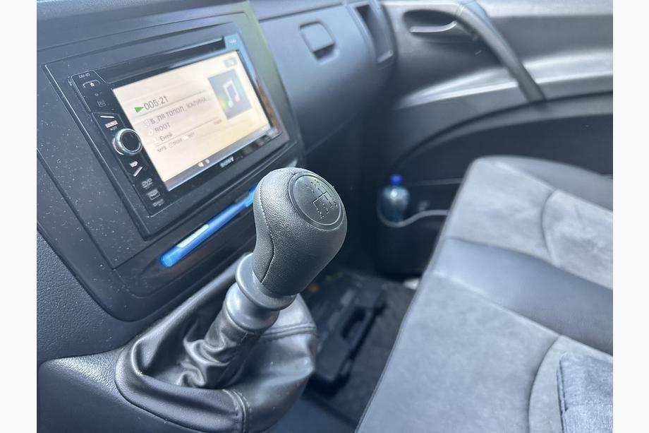 Mercedes Viano 2004-2014 Gear Shift Knob 2010-2015 V2 (Leather, 6-Speed) Image