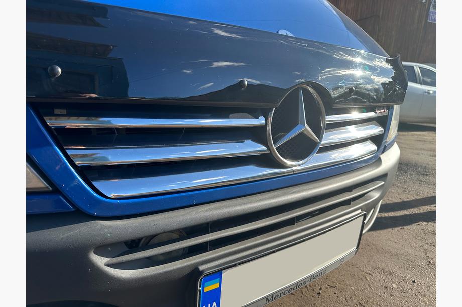 Mercedes Sprinter W901/902/903/904/905 1995–2006 Wide Grille Covers (2002-2006, 6 pcs, Stainless Steel) Image